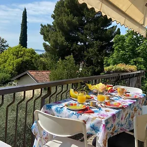 https://cristina-giulia.it-lombardy.com