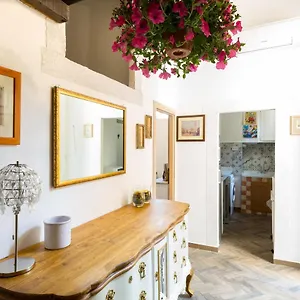 sara-apartment-campo-de-fiori-35.it-romehotels.com/